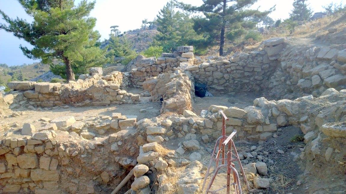 Minoan Villa in Anatoli (Gaidourofa Hill) 
